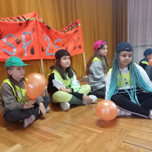 Odblaskowa Szkoła - uczniowie podczas próby przed nagrywaniem klipu do piosenki o odblaskach