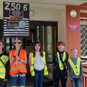 Uczniowie z klasy 6a z wizytą w DPS w Tarnowie