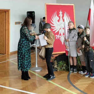 Podsumowanie akcji zbierania karmy dla zwierząt z Tarnowskiego Azylu - nagrodzeni uczniowie