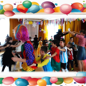 Dzieci tańczą na Balu Karnawałowym dla przedszkolaków i uczniów klas 1-3 SP25