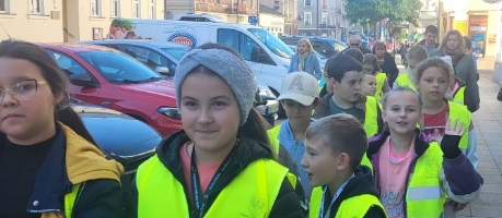 Klasa 4a SP25 na zajęciach w Bibliotece Pedagogicznej