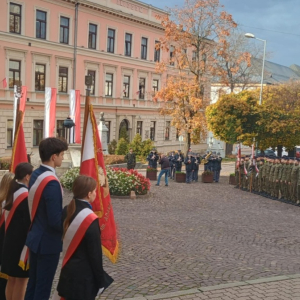 Uczniowie z klasy 5a podczas gry terenowej