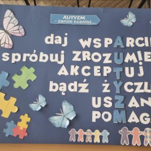 #NiebieskieIgrzyska 2025 - Plakat uczniów z klasy 4a