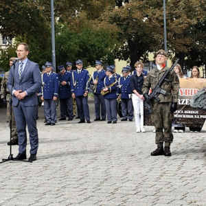 Przemówienie Prezydenta Miasta Tarnowa przed Pomnikiem Ofiar Stalinizmu