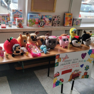 Podaruj zabawkom drugie życie - część zabawek i plakat