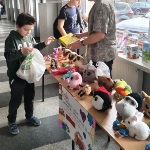 Podaruj zabawkom drugie życie - uczniowie wymieniają się zabawkami