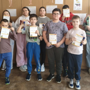 Uczniowie, którzy wzięli udział w konkursie LEON