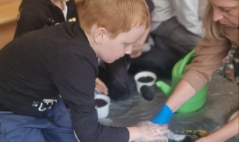 Lekcja w klasach 2a i 2b o miłości do roślin i zwierząt