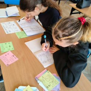 Dzień liczby Pi - uczniowie podczas zajęć