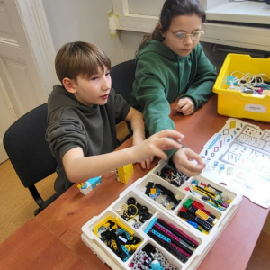 Klasa 5a na zajęciach w Bibliotece Pedagogicznej w Tarnowie