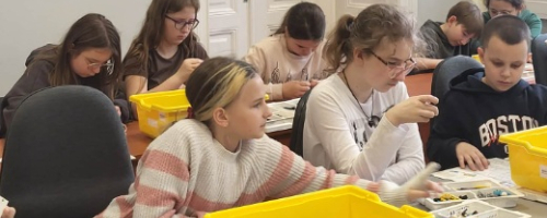 Programowanie i robotyka – zajęcia klasy 5a w Bibliotece Pedagogicznej w Tarnowie