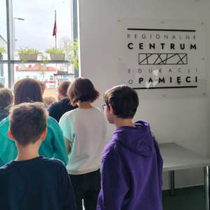 Uczniowie z klasy szóstej na warsztatach historycznych