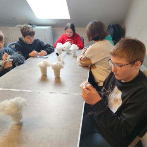 Uczniowie z klasy szóstej na warsztatach historycznych