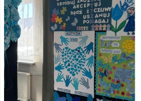 Wystawa prac plastycznych i plakatów dotyczących autyzmu