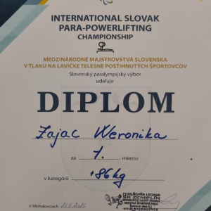 Dyplom za sportowe osiągnięcie dla Weroniki Zając