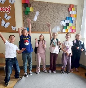 Zajęcia z papieroplastyki i sztuki origami na świetlicy szkolnej